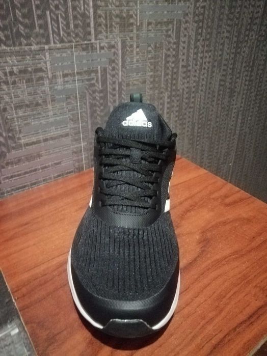 Кроссовки адидас