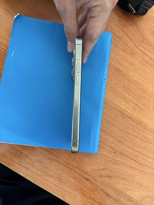 Продаю Iphone 15 pro