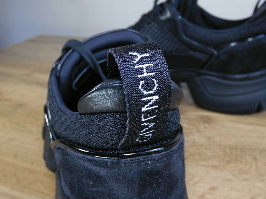 Givenchy Jaw - 42,5 номер Оригинални! Made in Italy