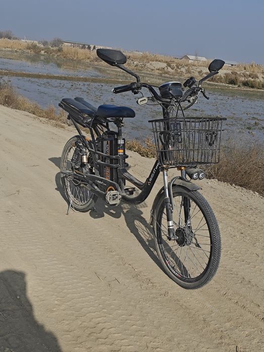 Elektro velosiped sotiladi