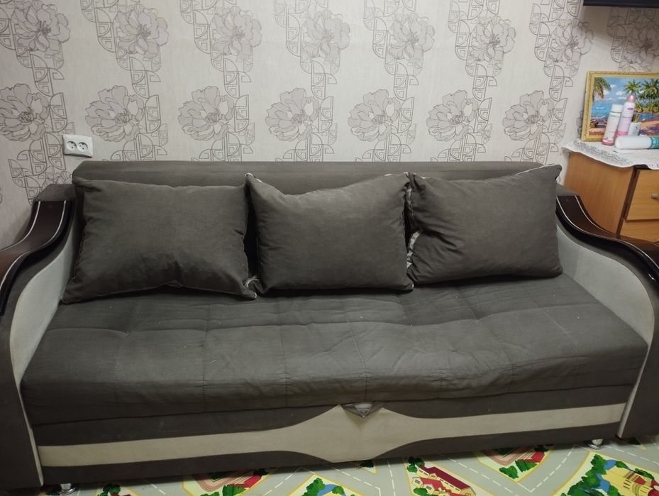 Продам диван правый берег