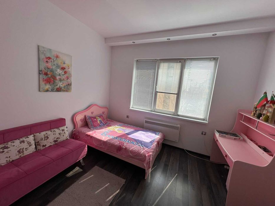 Тристаен апартамент - до хотел Черно море , пл. Севастопол