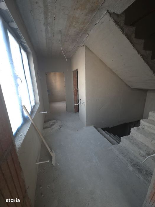 Duplex P+1+M 3 dormitoare 3 bai