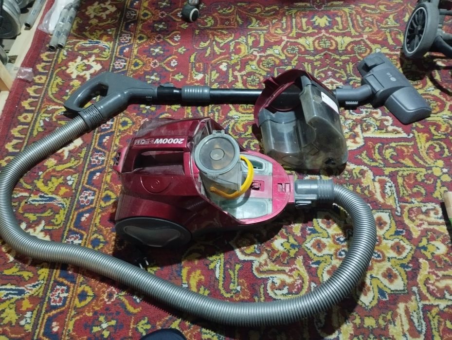 Продам пылесос LG