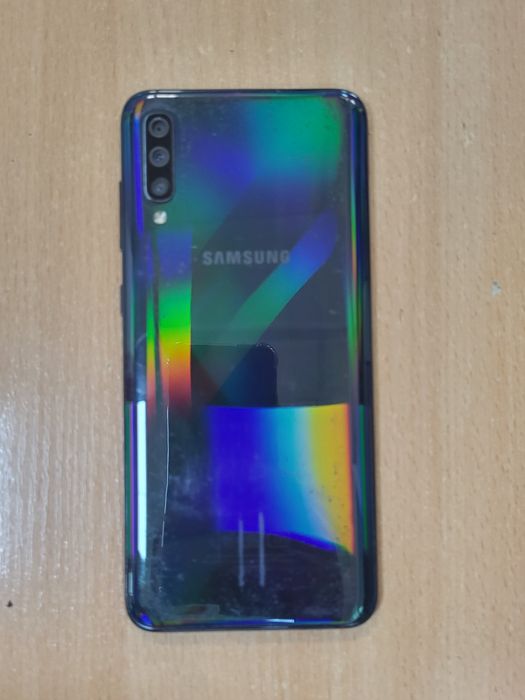 Продам Samsung A70
