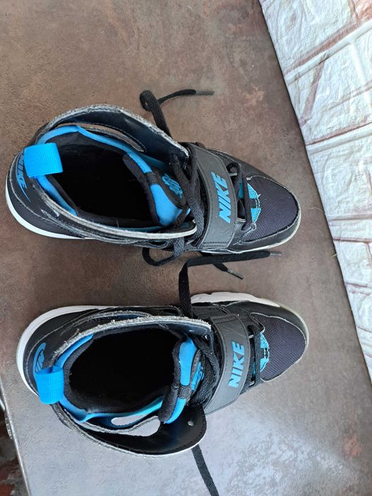 маратонки за момче,кожени кецове,спортни обувки Nike,найк,номер 38,5