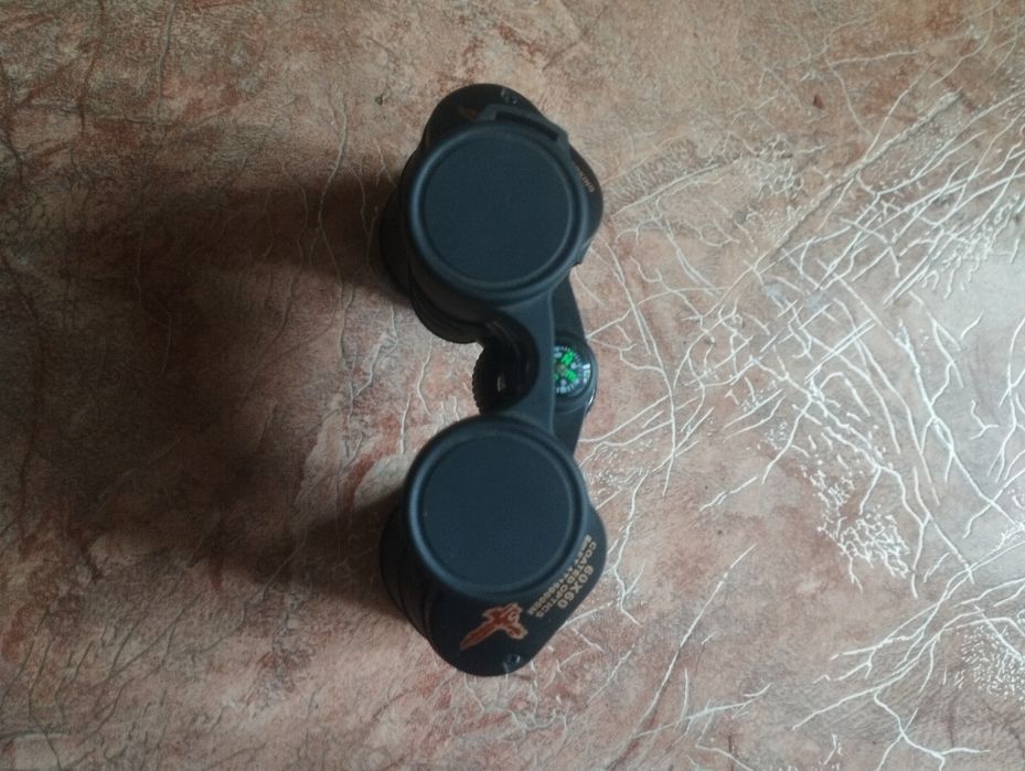 Бинокль туристический