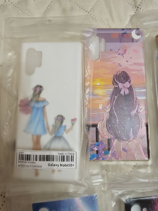 Vând huse Note 10 Plus