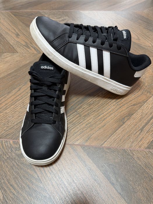 Обувки Adidas 40