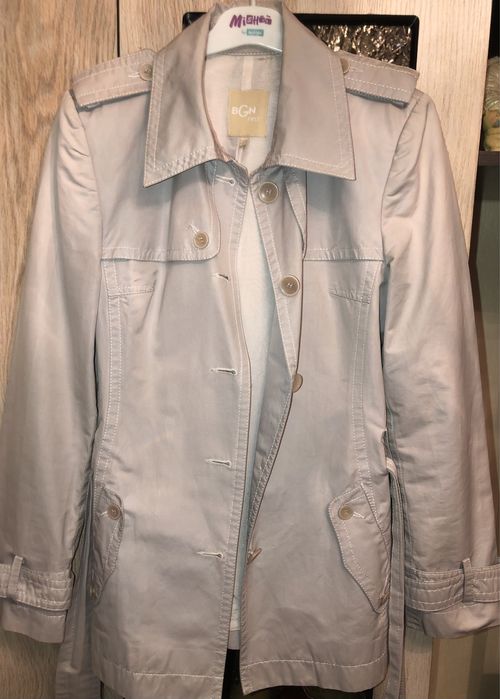 Женская ветровка.