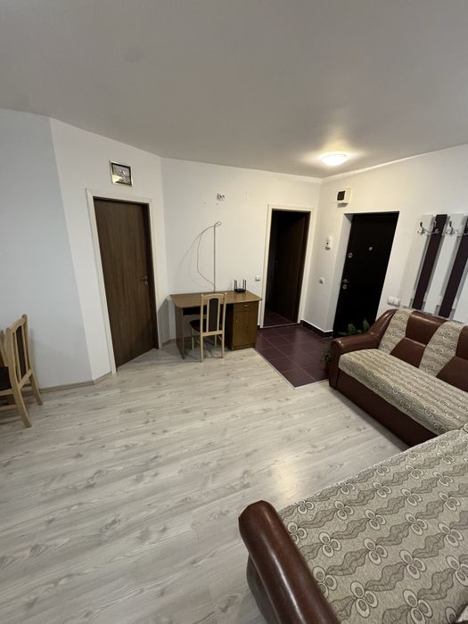 Inchiriez apartament