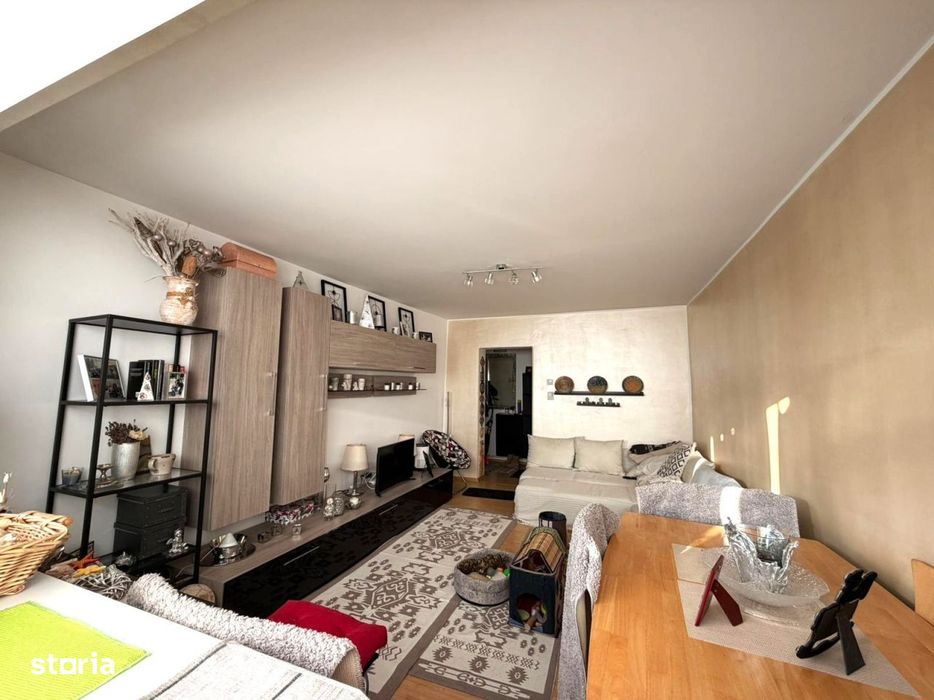 Apartament 3 camere decomandat – Craiovita Noua