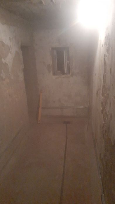 Красиво клеем кафель