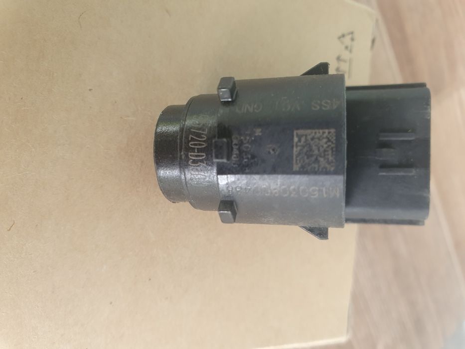 Продам Датчик парктроник заданий бампера