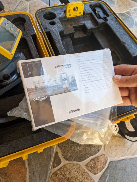 SPECTRA PRECISION DET-2 laser  complet 
Precizie de 2", cu rezoluție d