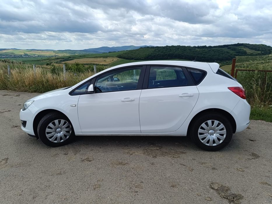Opel astra J limousine