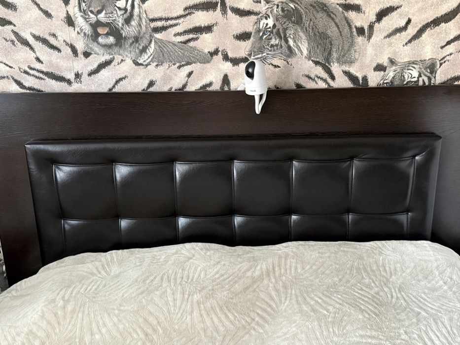 Продам кровать 180*200 с матрасом