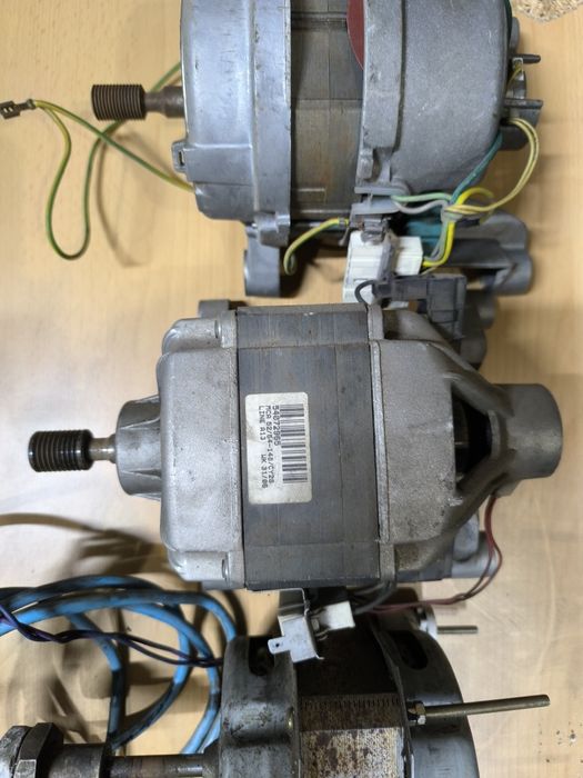 Продам двигателя от стиральных машин