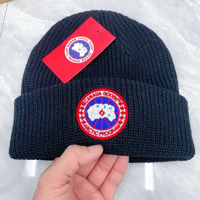 Aduc pe comanda Fes CANADA GOOSE orice model