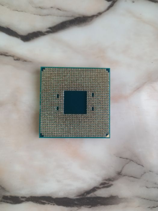 Процесор AMD Ryzen 3 3200G  AM4