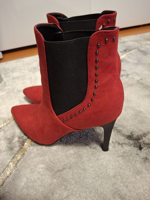 Ghete cu toc marimea 39 noi