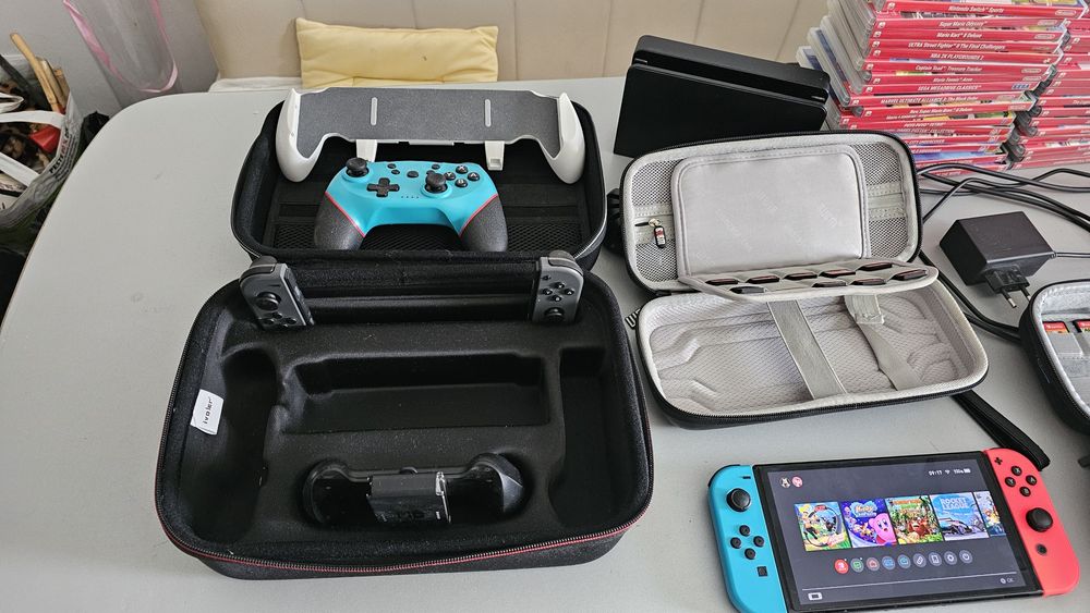 Vand Nintendo Switch OLED + 45 jocuri