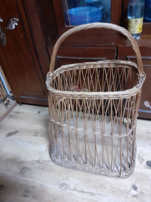 Метална  декорация  за  градина.Голям  ратанов   кош