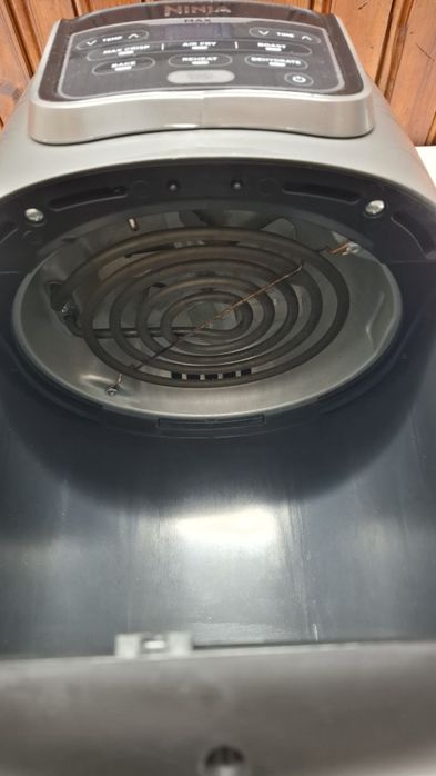 Фритюрник с горещ въздух Ninja - AF160, 1750 W,5.2л,6 програми.