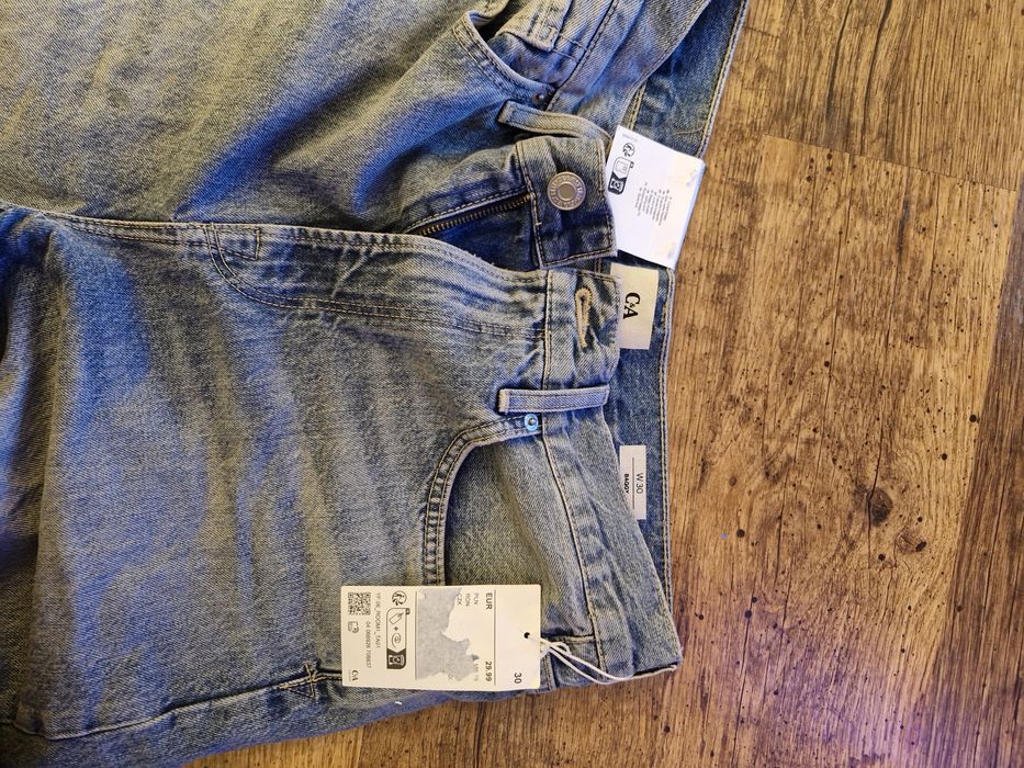 Pantaloni scurti