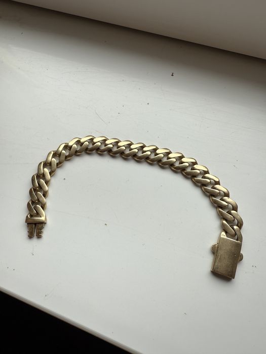 Bratara cuban cubaneza aur 14 karate 21 gr.Lungime 19 cm.Pret 8000 lei