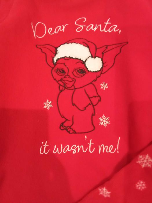 Пижама за момиче 8-9г. Полар. -4 евро.