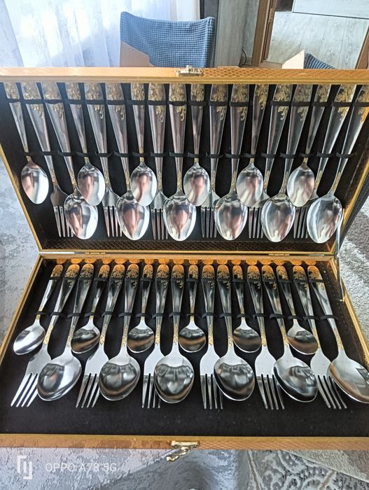 Столовый набор.               .