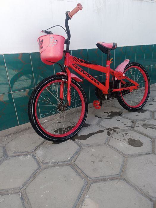 Velosiped sotiladi xolati yaxshi. Qizaloqlarga