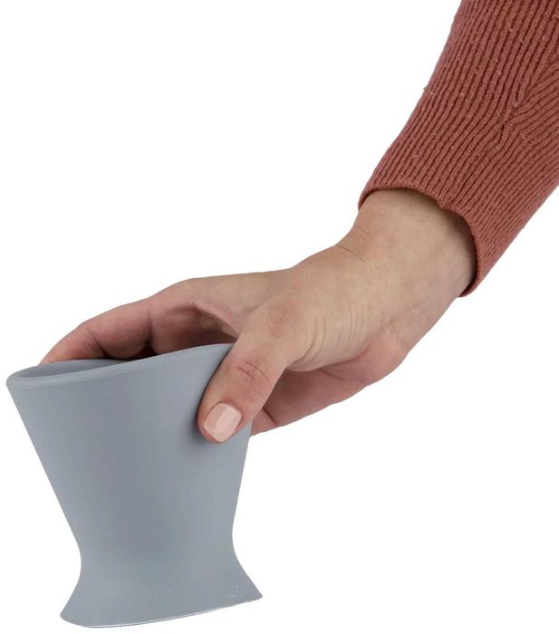 Държач за бебешко шише Ingenuity Robins Egg Light gray