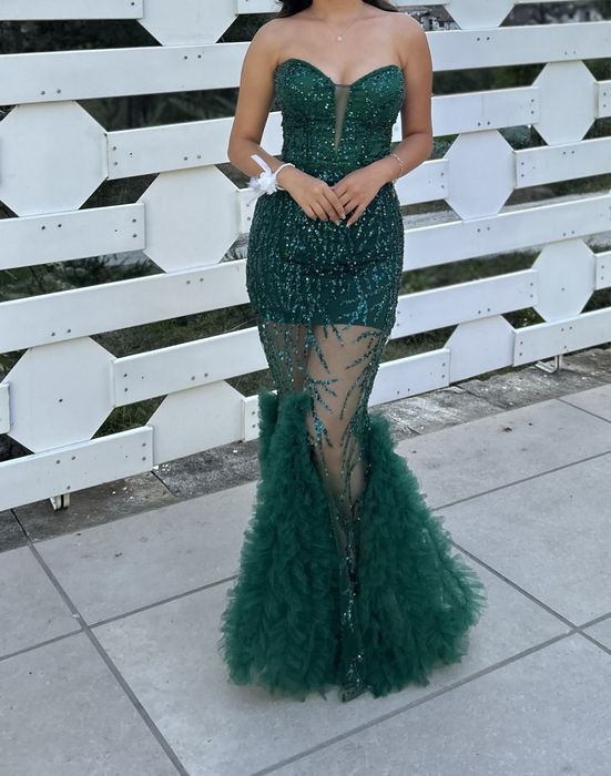 Официална рокля