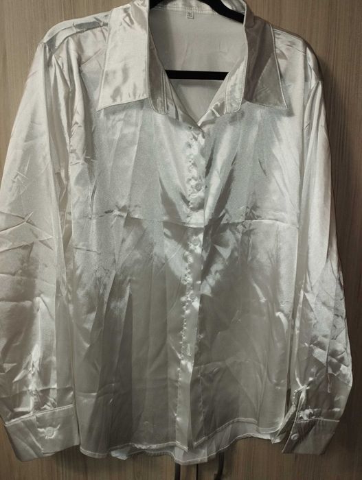 Дамска бяла риза плюс още ризи XXL