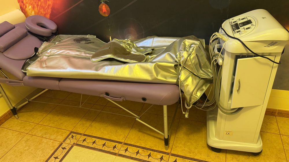 Vand la pachet aparat de drenaj limfatic cu pat si lipolaser