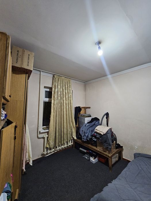 Сотилади 2 хона 1-етаж 4 етажли Г'иштли дом