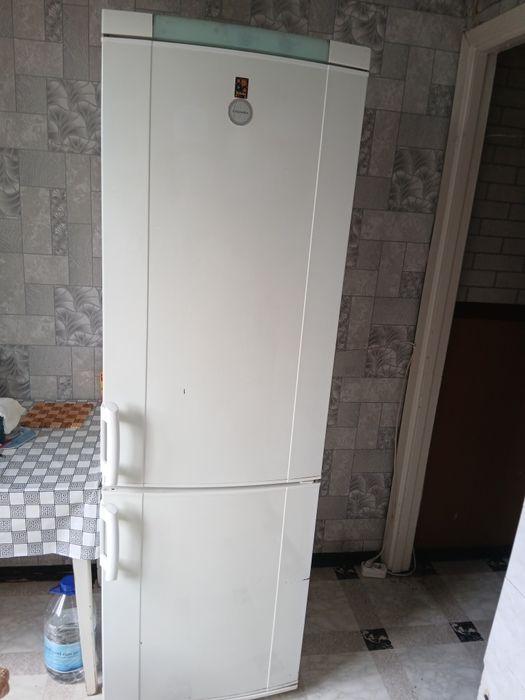 Холодильник Electrolux