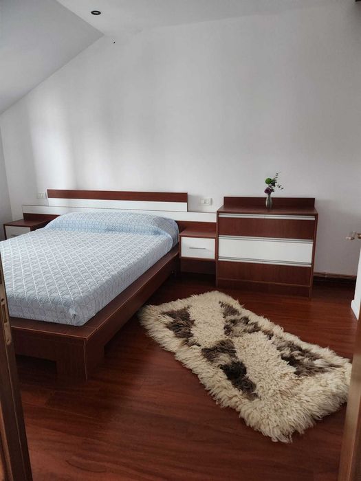 Casa cu mansarda,suprafata 130mp,4 cam,curte 720mp, drum servitute