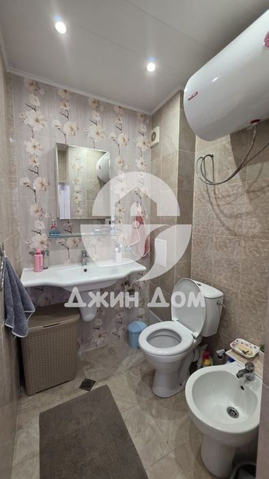 Продава се Двустаен апартамент в Бургас, Възраждане - 73 кв.м за 2261 €/кв.м - Снимка #8