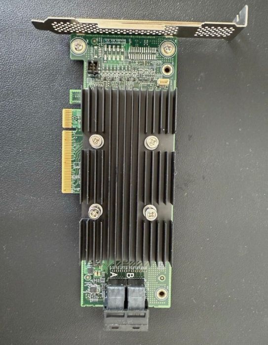 HDD 4TB, 2TB, 10TB total + Placa Raid Controller