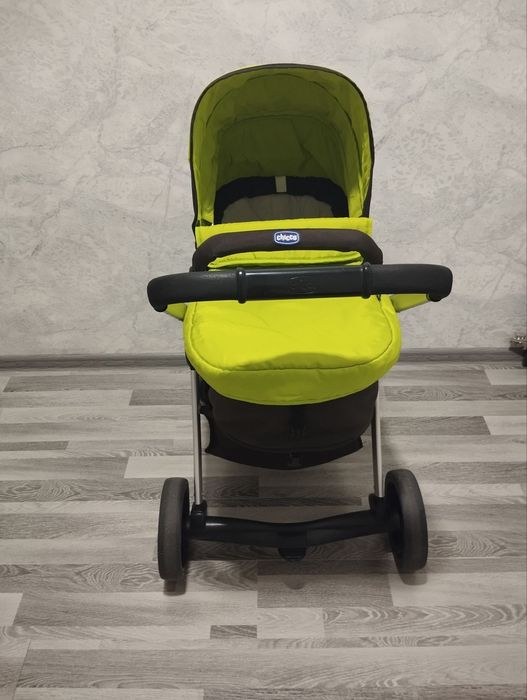 Детская коляска Chicco Urban.