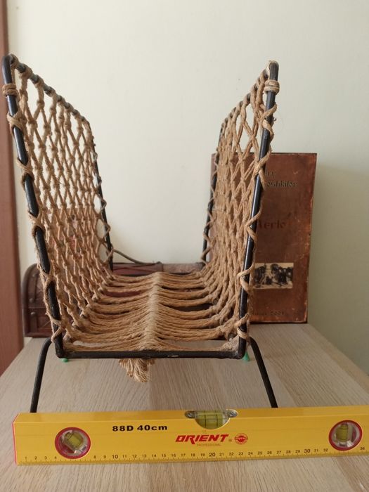 Ретро поставка за вестници и списания. 20лв.