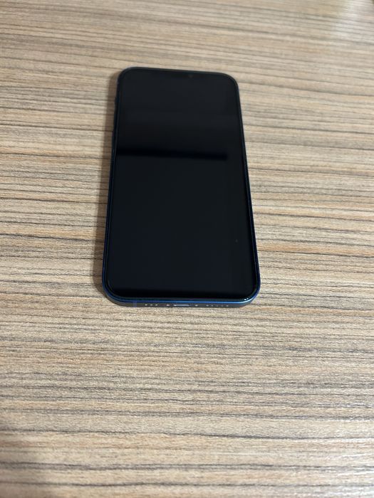 Iphone 12 albastru