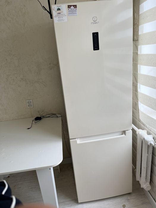Холодилник 5200. INDESIT