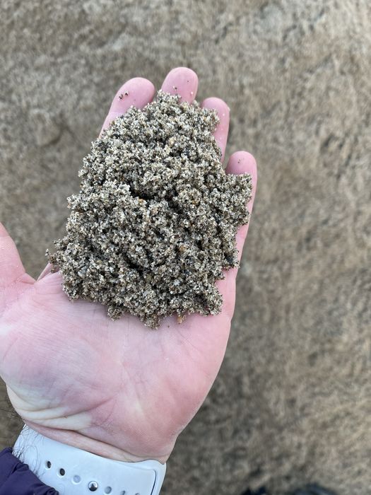 Livrez la comanda clientului nisip sort balast piatra concasata cribluri si alte materiale folosite la contructii