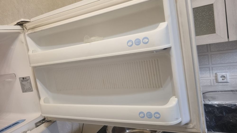 Продаётся холодильник LG