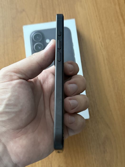 Продается iphone 16, идеал емкость 100%