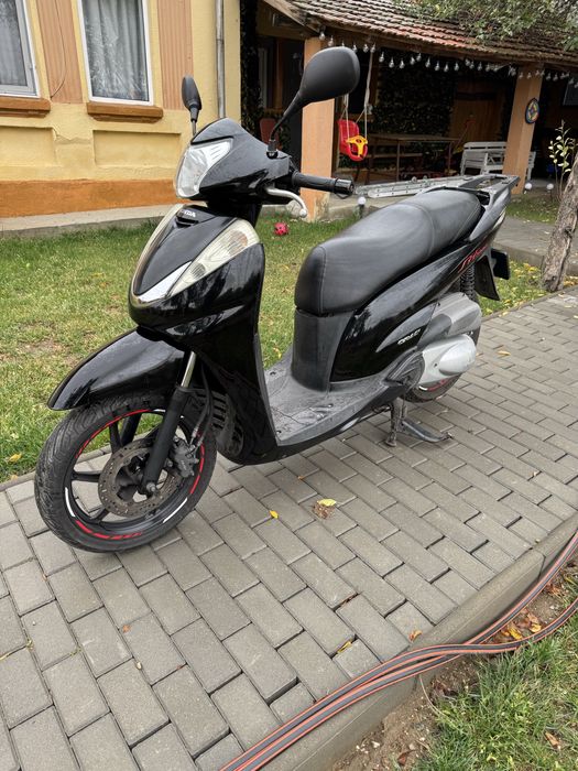 Honda SH 300i sport 2011 revizii la zi! Pret 2190€ neg